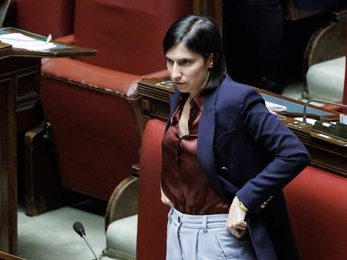 Elly Schlein quante grane: Pd nel caos, così nel 2024 rischia il posto