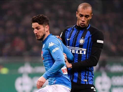 Tra Inter e Napoli un pari che non fa bene a nessuno. E lancia la Juve al comando