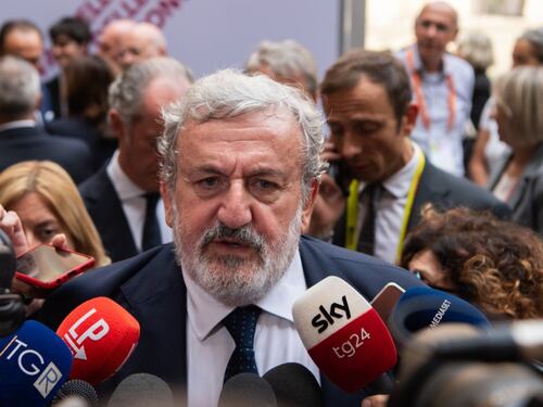 Bari, incontro con la figlia del boss? Pd surreale su Emiliano: "Pittoresco"