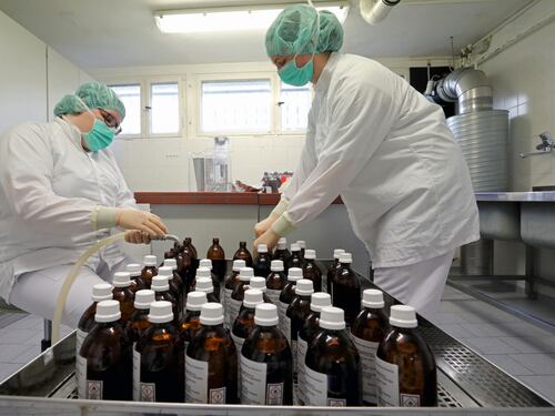 Coronavirus, quasi mille morti in un giorno. Mai così tanti. Lieve calo dei nuovi contagi +4.401