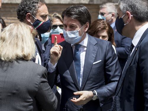 I cattolici scomunicano Conte