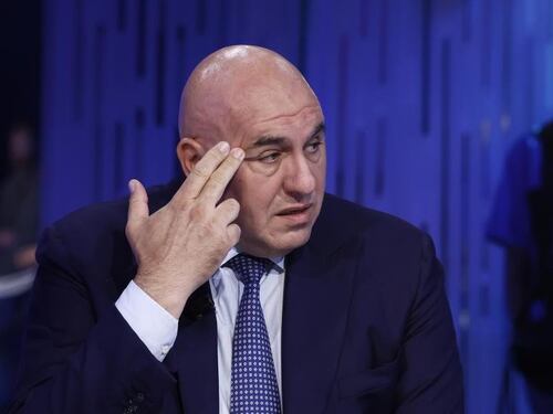 Dossieraggio su politici e vip, Crosetto fa esplodere il caso: c'è un indagato