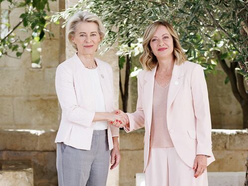 Ue, Meloni aveva già informato von der Leyen con varie telefonate: il retroscena