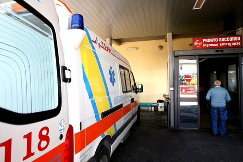 Ricoveri sull’ambulanza, nuovo caos al San Camillo