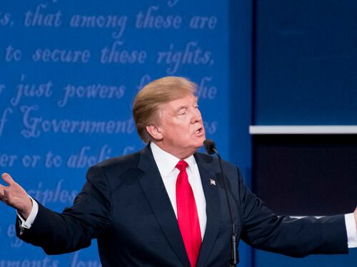 Trump perde l'ultimo duello con Hillary: "Accetterò l'esito del voto solo se vinco"
