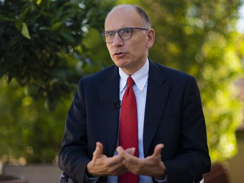 Enrico Letta prepara l'eutanasia del Partito Democratico