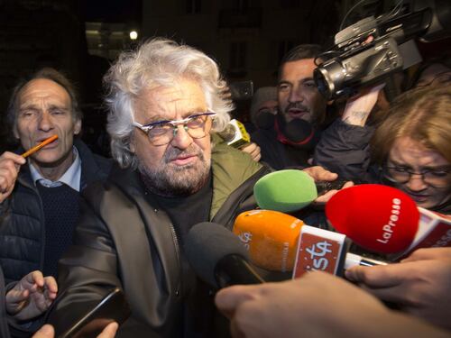 Dopo due legislature vanno a casa. Così cominciò l'imbroglio di Grillo