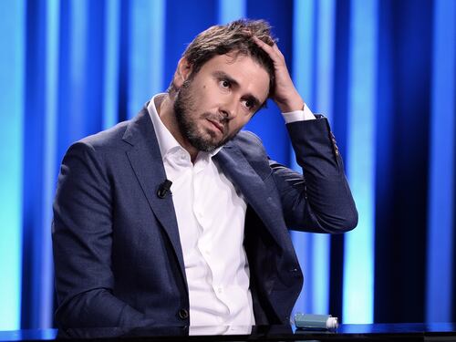 Rousseau, molla un altro big. E spunta un incarico per Di Battista