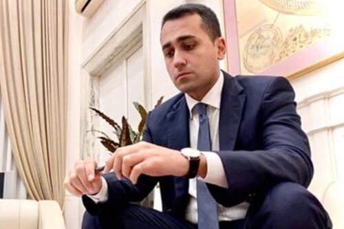 Coronavirus, le mascherine arrivano dalla Cina. Così l'annuncia Di Maio