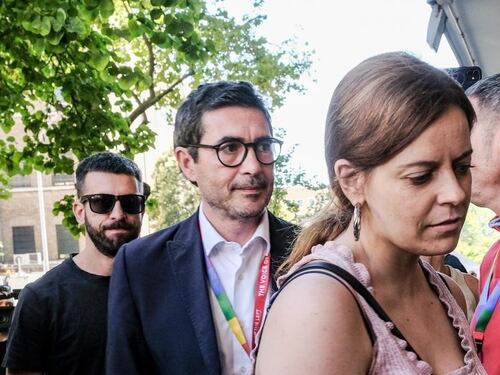 Nicola Fratoianni e i debiti della sinistra, FdI porta il caso in Parlamento