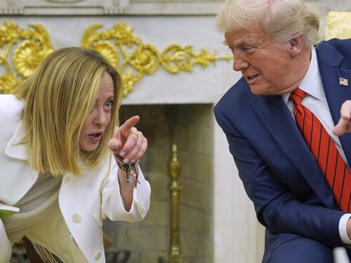 Meloni ora lavora per il vertice Trump-Ue. E la sinistra continua a rosicare