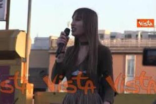 La Sardina molisana imita la Meloni: "Sono una donna, sono una trans..."