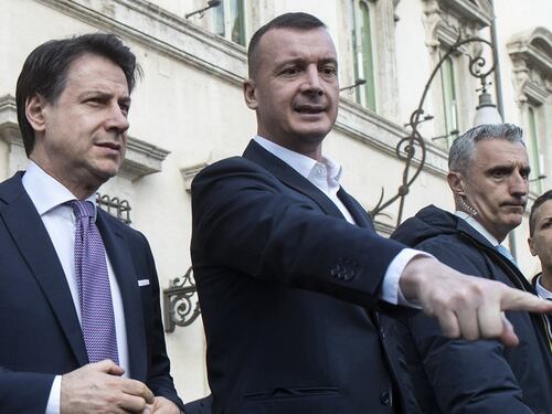 Il ritorno di Rocco Casalino: come finirà tra Conte e Grillo. Poi l'affondo a Salvini e Renzi: brutti dentro