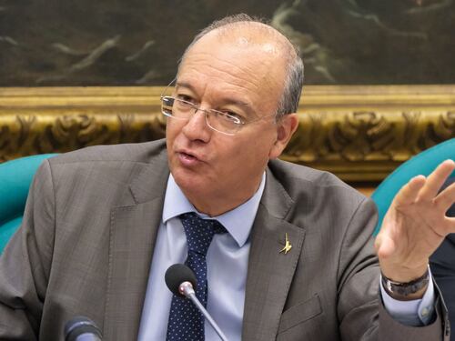 Istruzione, il Cdm approva la riforma Valditara: "Restituiamo autorevolezza ai professori"