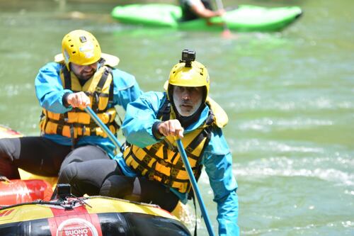 Cantatore fa rafting contro il bullismo