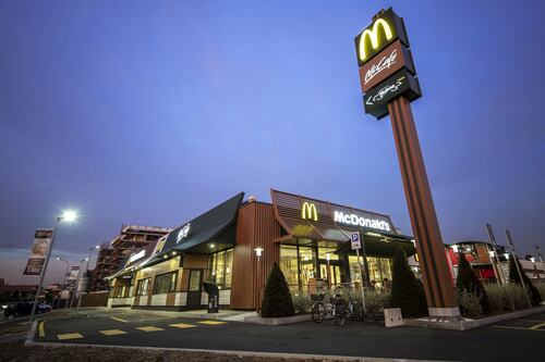 McDonald's, per 2 settimane colazione gratis per medici e infermieri