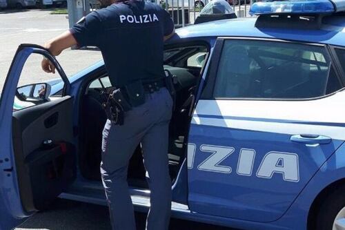 Muore durante un controllo di polizia: "Mani e piedi legati"