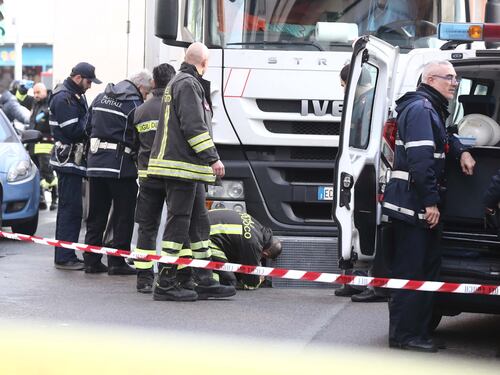Immagini choc a Colli Albani: donna di 42 anni muore investita dall'autocarro