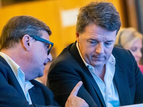 Calenda dice basta alle polemiche. Partito unico, il messaggio a Renzi