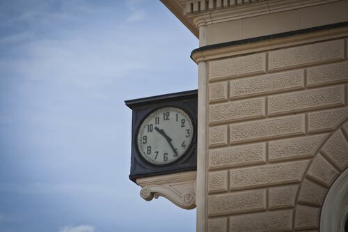 Pd, le mani sulle date simbolo degli italiani: oltre il limite della decenza