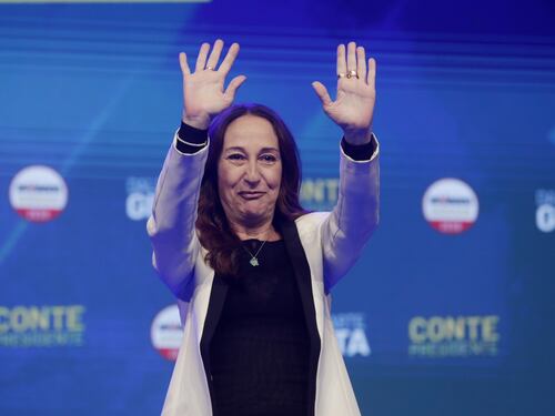 Il M5S salva Paola Taverna e Vito Crimi: nuova vita per i trombati anti-casta