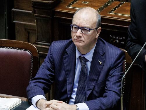 Iscrizioni, preferiti i licei. Valditara: "Scuola di successo per i ragazzi"