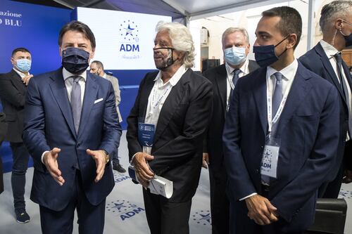 Regole fai da te, Conte e Grillo sono convinti di essere sopra gli altri