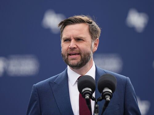 Guerra, Trump non ha ancora firmato: Vance frena l'ottimismo sul memorandum con l'Iran