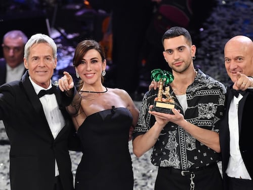 Le giurie ribaltano il televoto. La vittoria di Mahmood diventa un caso politico