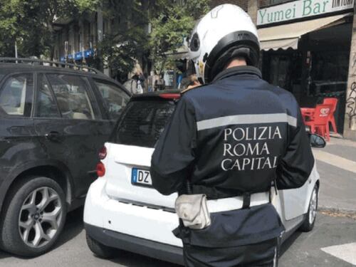 Ronde dei vigili contro sosta selvaggia: pIù multe. Il diktat è fare cassa