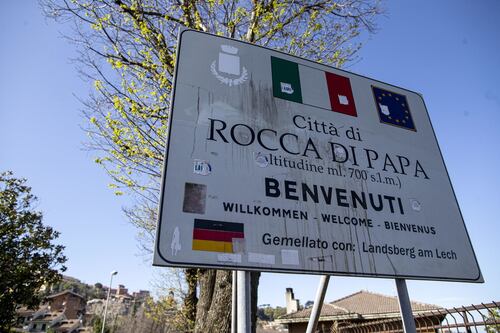 Rocca di Papa, aspetta l'uscita dal carcere dell'omicida del figlio e lo uccide per vendetta