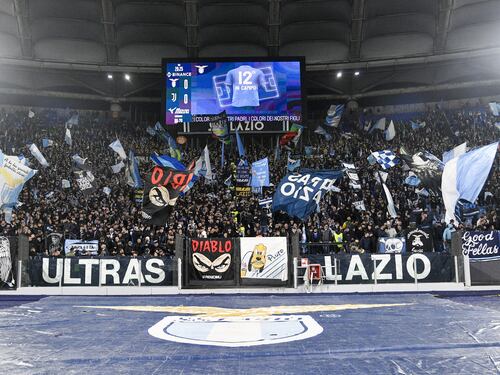 Lazio-Roma, cori antisemiti durante il derby: 7 tifosi biancocelesti a processo
