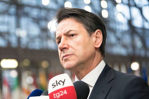 La maggioranza perde pezzi ma Conte ci crede: governeremo fino al 2023