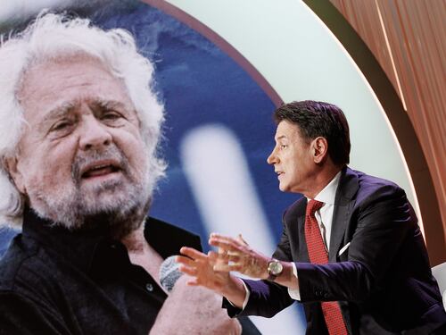 M5S, Conte “licenzia” Beppe Grillo: niente rinnovo di contratto, addio al compenso da 300mila euro