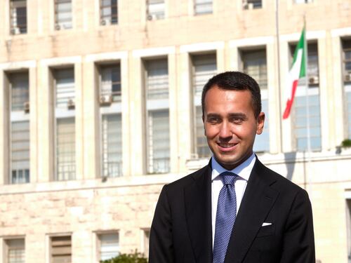 Luigi Di Maio a protezione della “casta” grillina: niente elezioni anticipate, tutti con Mario Draghi
