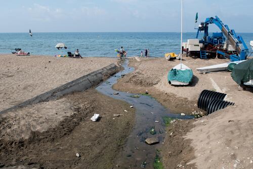Mare nero nel Lazio, inquinamento elevato nel 71% dei punti monitorati