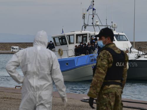Slitta il decreto immigrazione. Lollobrigida: "Priorità sono altre"