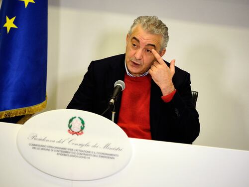 Campagna nel caos, i vaccini finiscono ai furbetti
