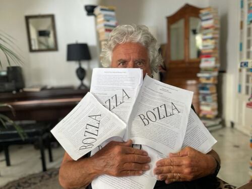 È Giuseppe Conte il primo licenziato. Beppe Grillo se ne sbarazza e rilancia il vecchio Movimento 5 Stelle