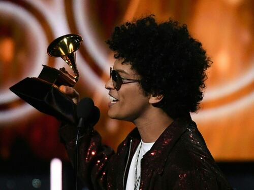Bruno Mars re dei Grammy Awards contro Donald Trump