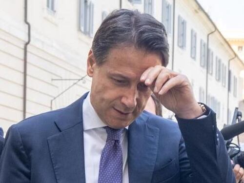 M5s, rivolta "di genere" contro Conte: toglie i posti agli uomini. Liste e voto online, è il caos