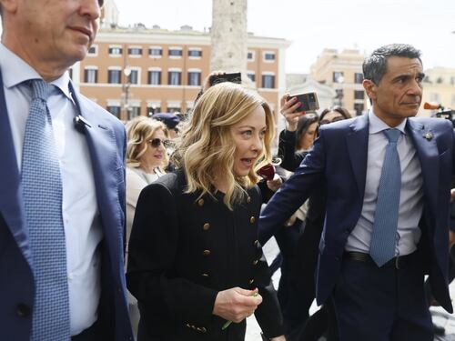 Attentato nel cuore di Roma, così volevano sparare alla Meloni: "Basta un cecchino"