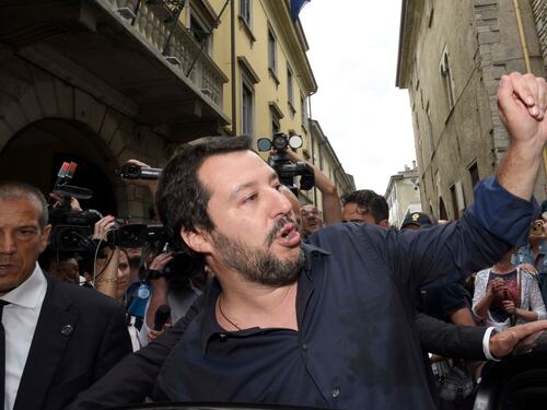 Dramma Aquarius, braccio di ferro con Malta. Un'altra nave in mare ma Salvini è irremovibile