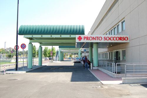 Coronavirus, richiamati 98 pazienti del pronto soccorso di Tor Vergata. Sono i contatti del poliziotto