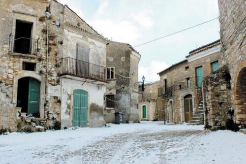 Così, con 100 euro, ti portano via la casa