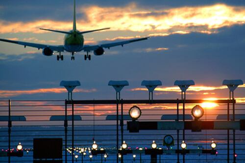 Check in bloccati in tutto il mondo. Aeroporti nel caos