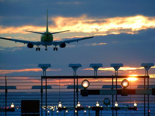 Check in bloccati in tutto il mondo. Aeroporti nel caos