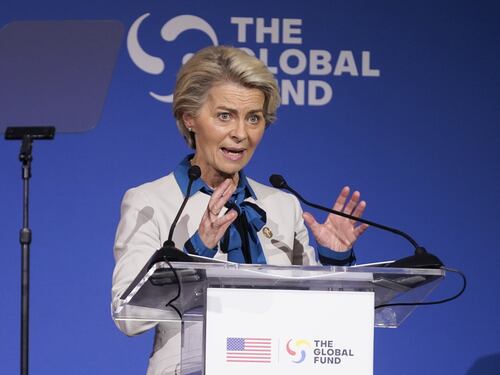 Ursula von der Leyen: Europa pronta al price cap sul gas per l'elettricità