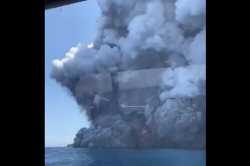 Vulcano erutta in Nuova Zelanda, almeno cinque morti. Turisti stranieri coinvolti a White Island