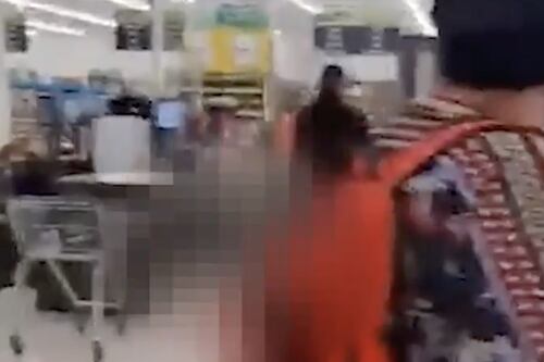 Terrorista islamico pedinato dalla polizia accoltella sei persone: "Ucciso in 60 secondi, non potevamo fare di più"